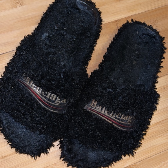 Balenciaga Furry Slides - Picture 1 of 5